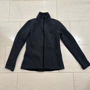Lululemon Women's Dark Grey and Black Jacket
